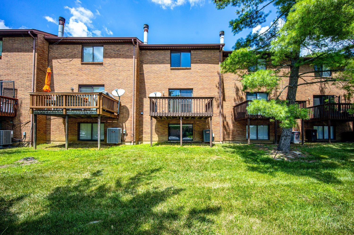 10667 Montgomery Road, Unit 13 Montgomery, OH 45242 - Photo 29 of 36