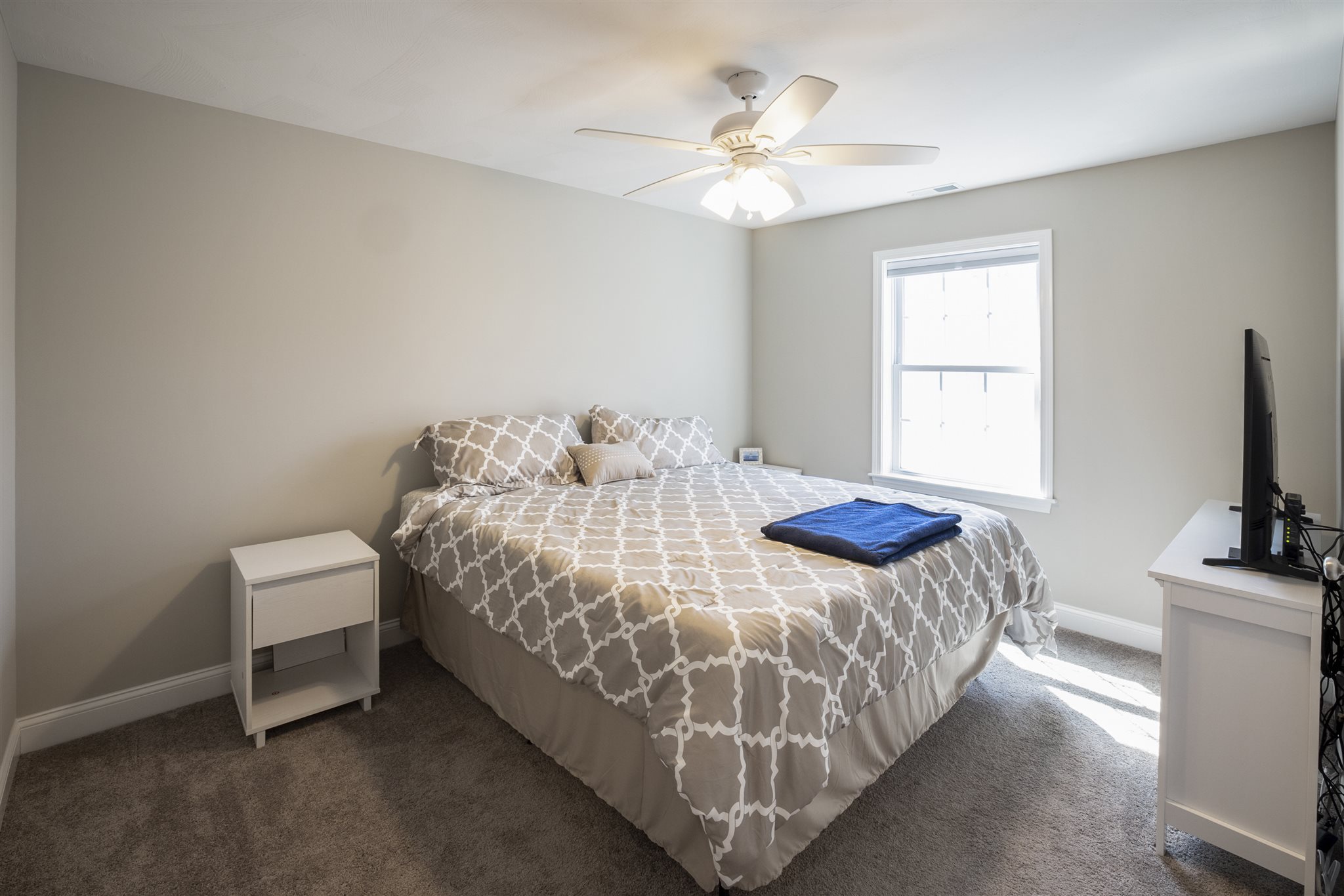 3 A Weymouth Road, Unit 1 Londonderry, NH 03053 - Photo 13 of 20 Gallery Image 13