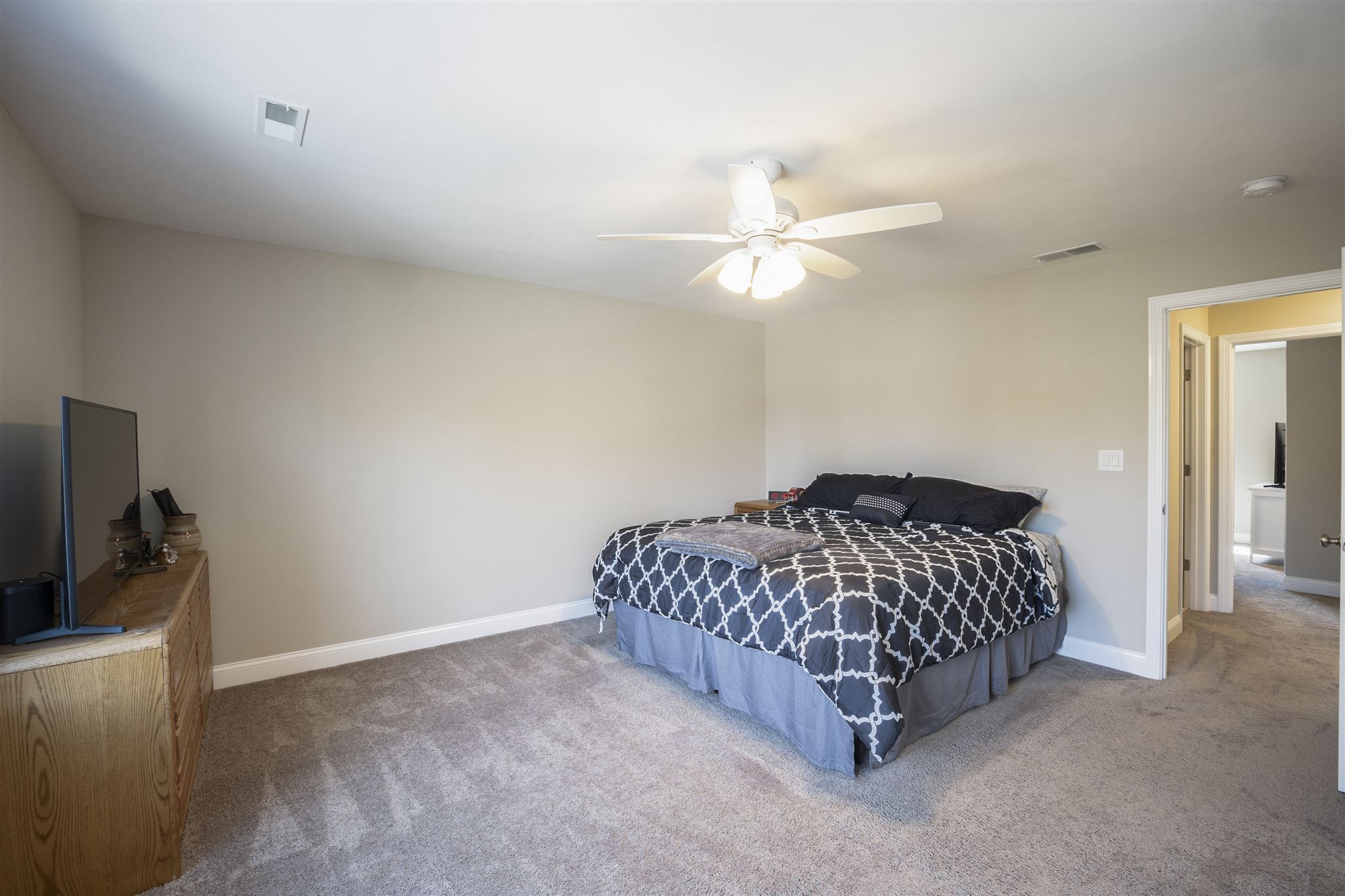 3 A Weymouth Road, Unit 1 Londonderry, NH 03053 - Photo 10 of 20 Gallery Image 10