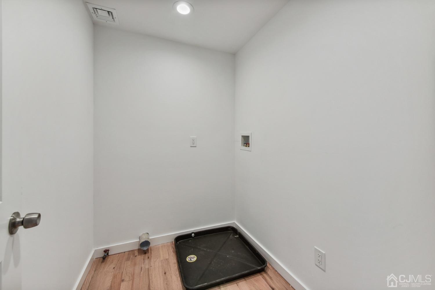 17 Coldevin Road Clark, NJ 07066 - Photo 18 of 28 a view of a small space