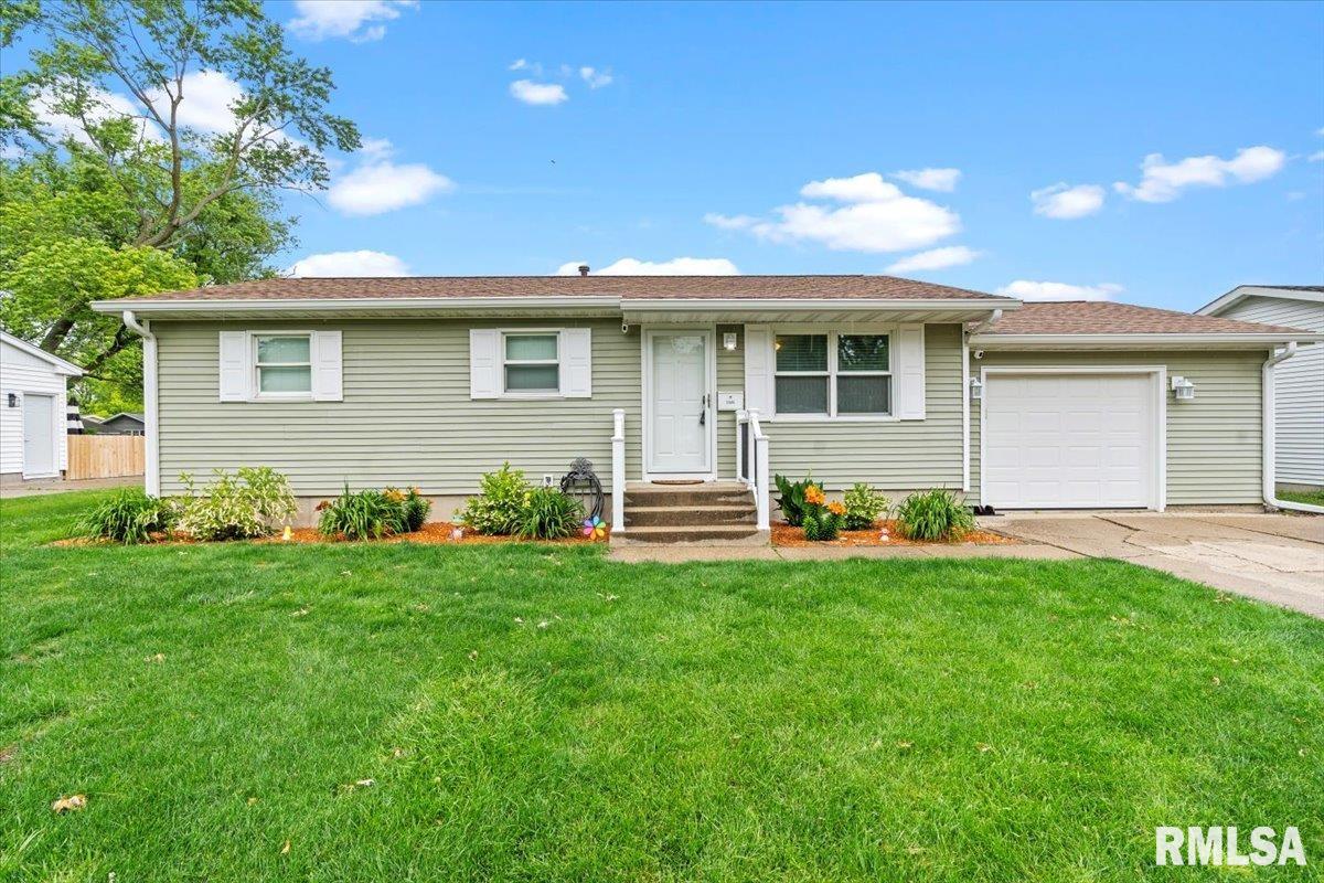 2465 East Griffiths Avenue Springfield, IL 62702 - Photo 1 of 30