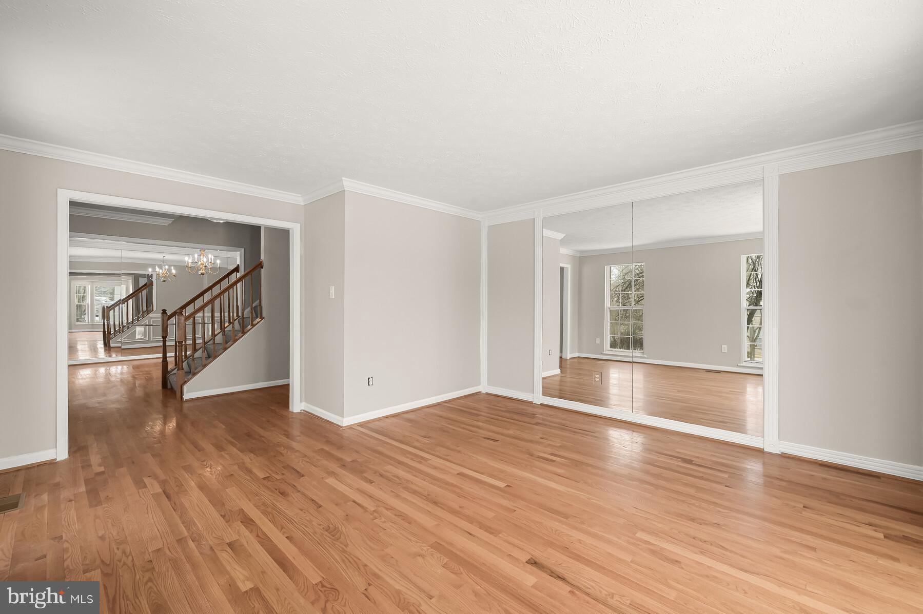 6814 King Road Boonsboro, MD 21713 - Photo 5 of 40 Living Room
