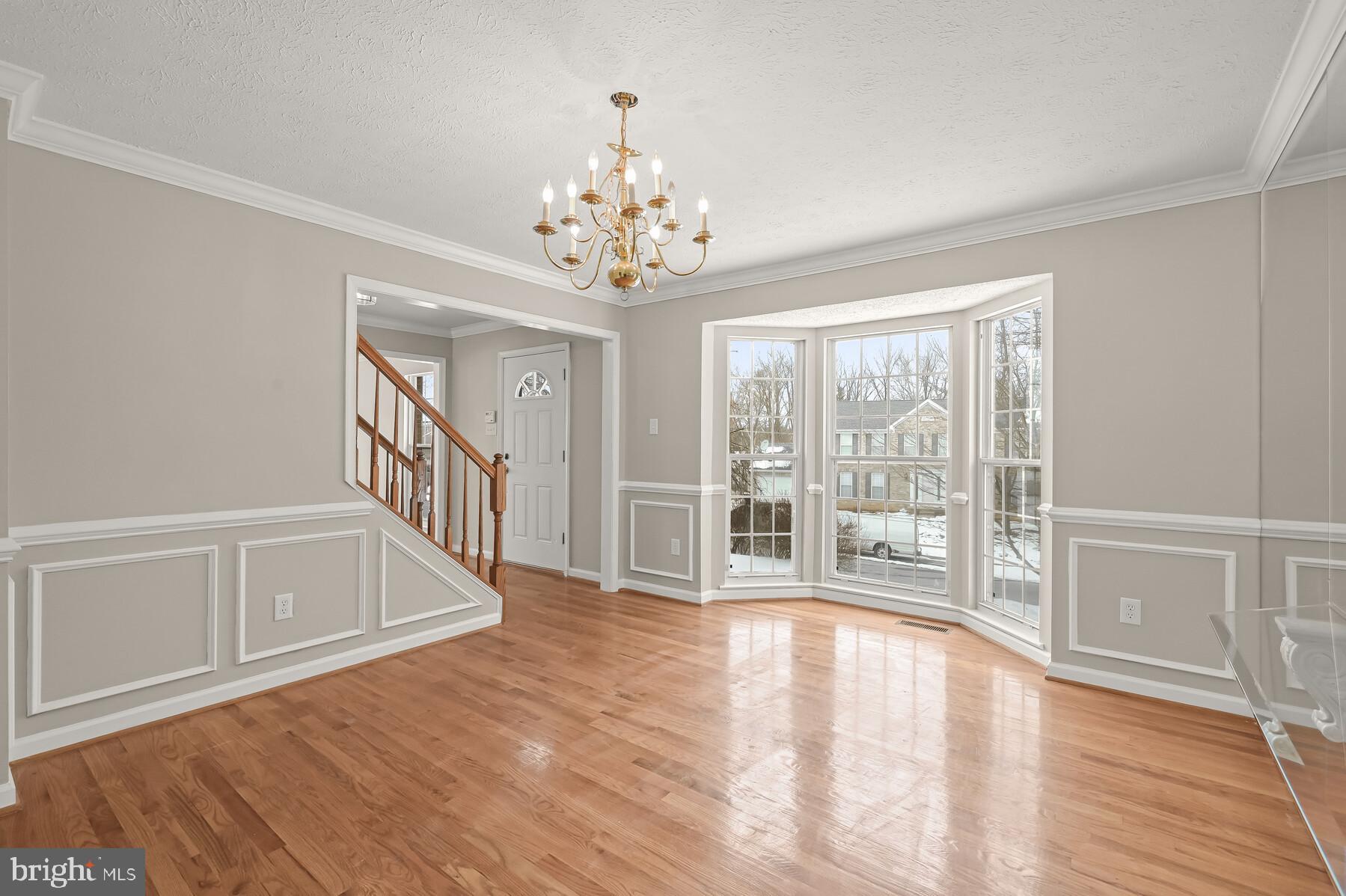 6814 King Road Boonsboro, MD 21713 - Photo 8 of 40 Dining Room w/ hardwoods and lovely Bay Window