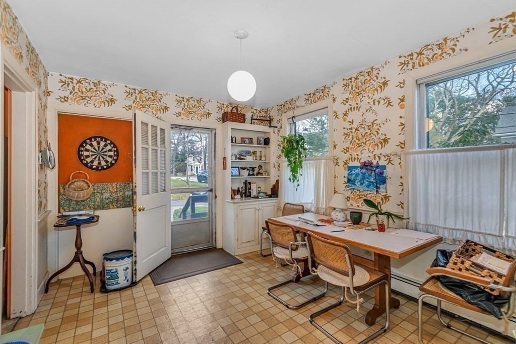 88 Crest Road Wellesley, MA 02482 - Photo 14 of 22