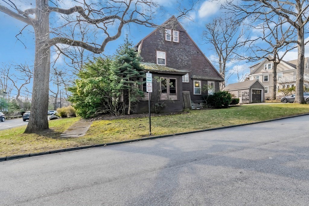 88 Crest Road Wellesley, MA 02482 - Photo 2 of 22