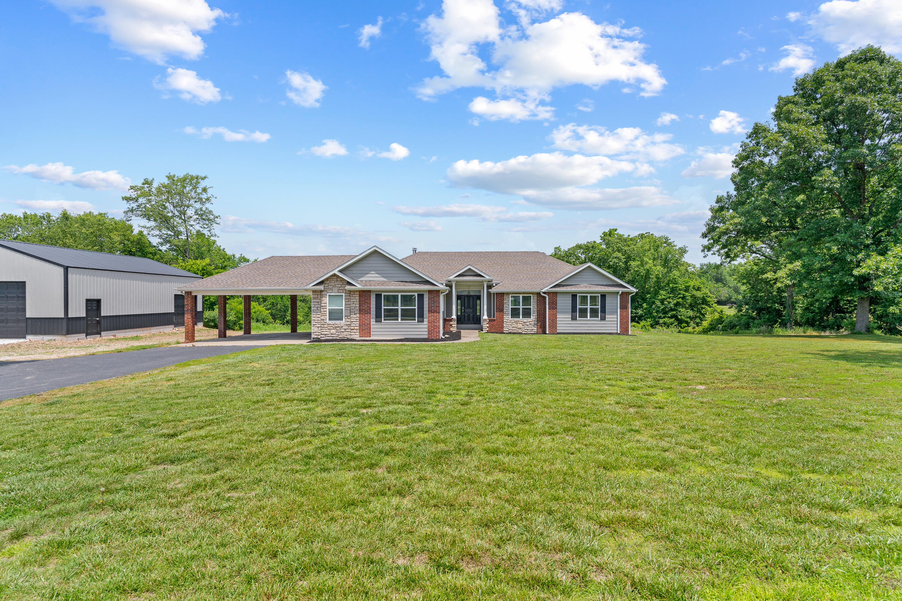 7449 West Farm Road 112 Springfield, MO 65802 - Photo 1 of 1 7449 W Farm Road 112-1