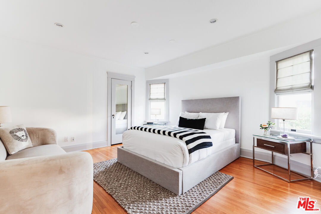 5850 Foothill Drive Los Angeles, CA 90068 - Photo 23 of 33 a bedroom with a bed and a window