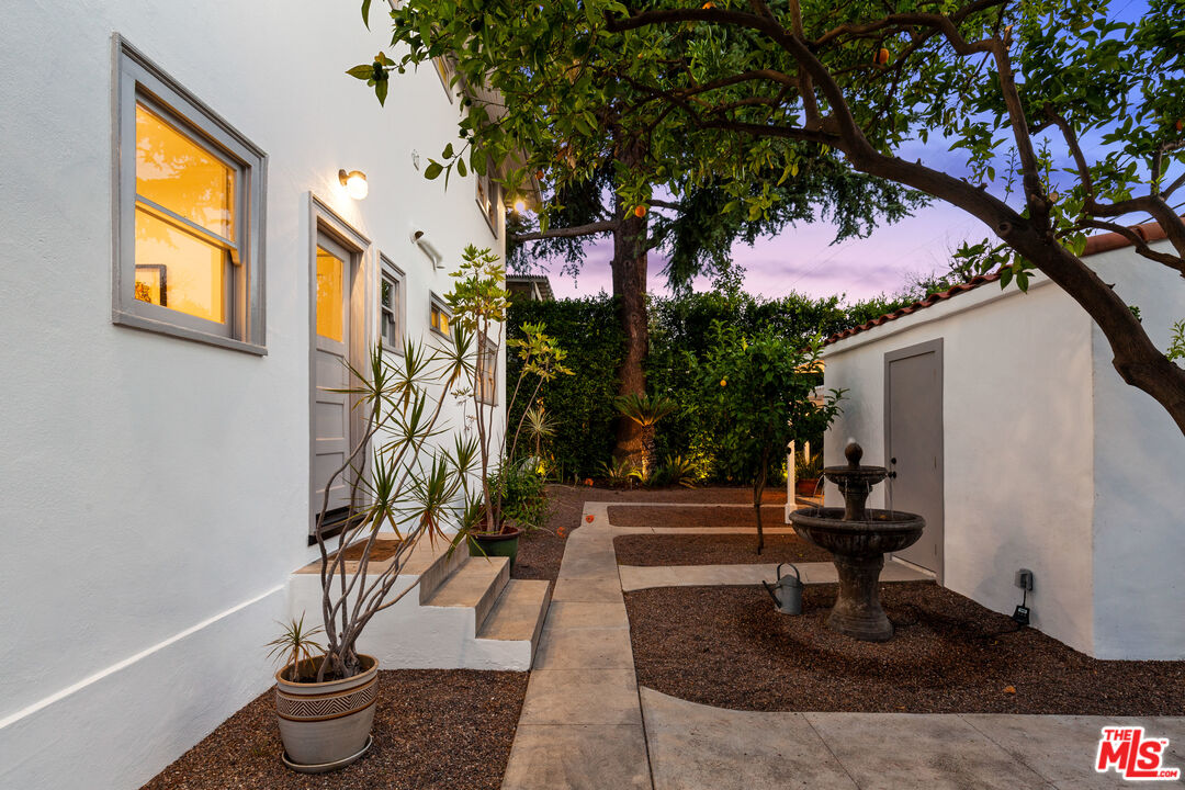 5850 Foothill Drive Los Angeles, CA 90068 - Photo 29 of 33 a view of outdoor space and porch
