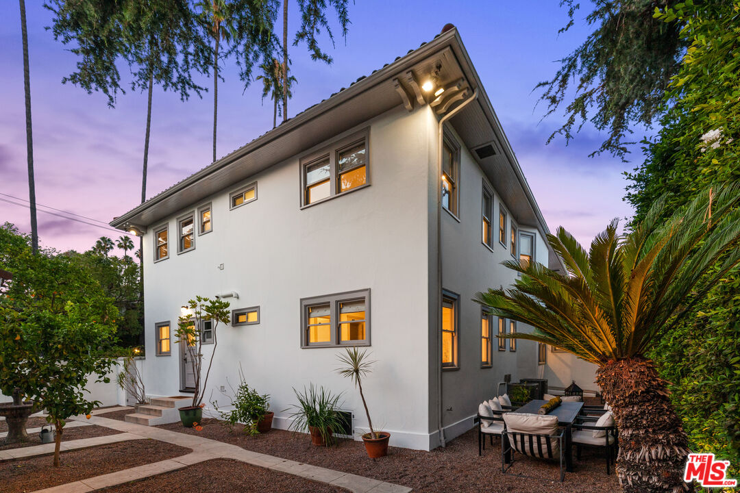 5850 Foothill Drive Los Angeles, CA 90068 - Photo 30 of 33 a front view of a house with a yard