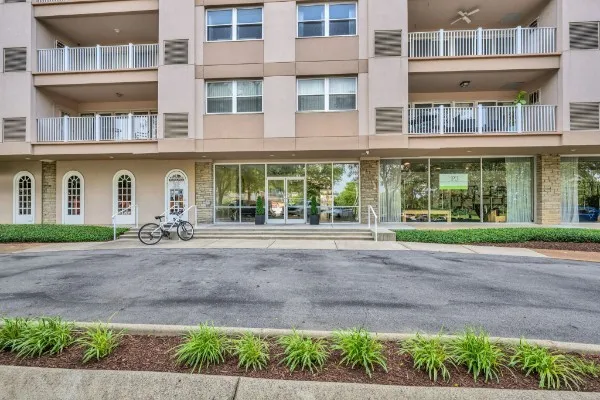 $1,500 | 3415 West End Avenue, Unit 310, Nashville, TN 37203