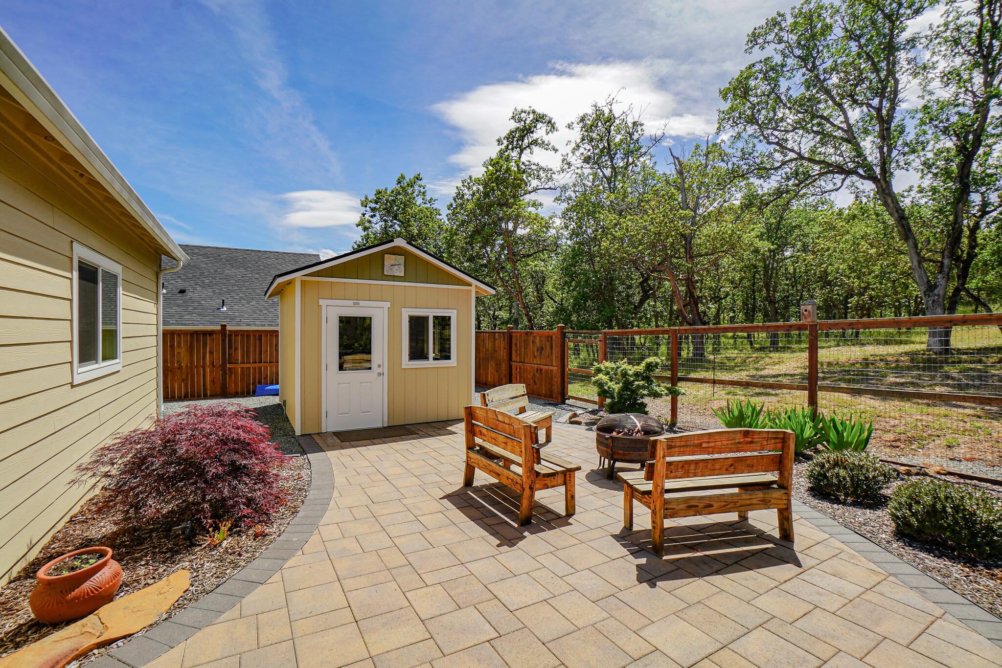 595 South Loop Road Jacksonville, OR 97530 - Photo 28 of 36 DSC00614