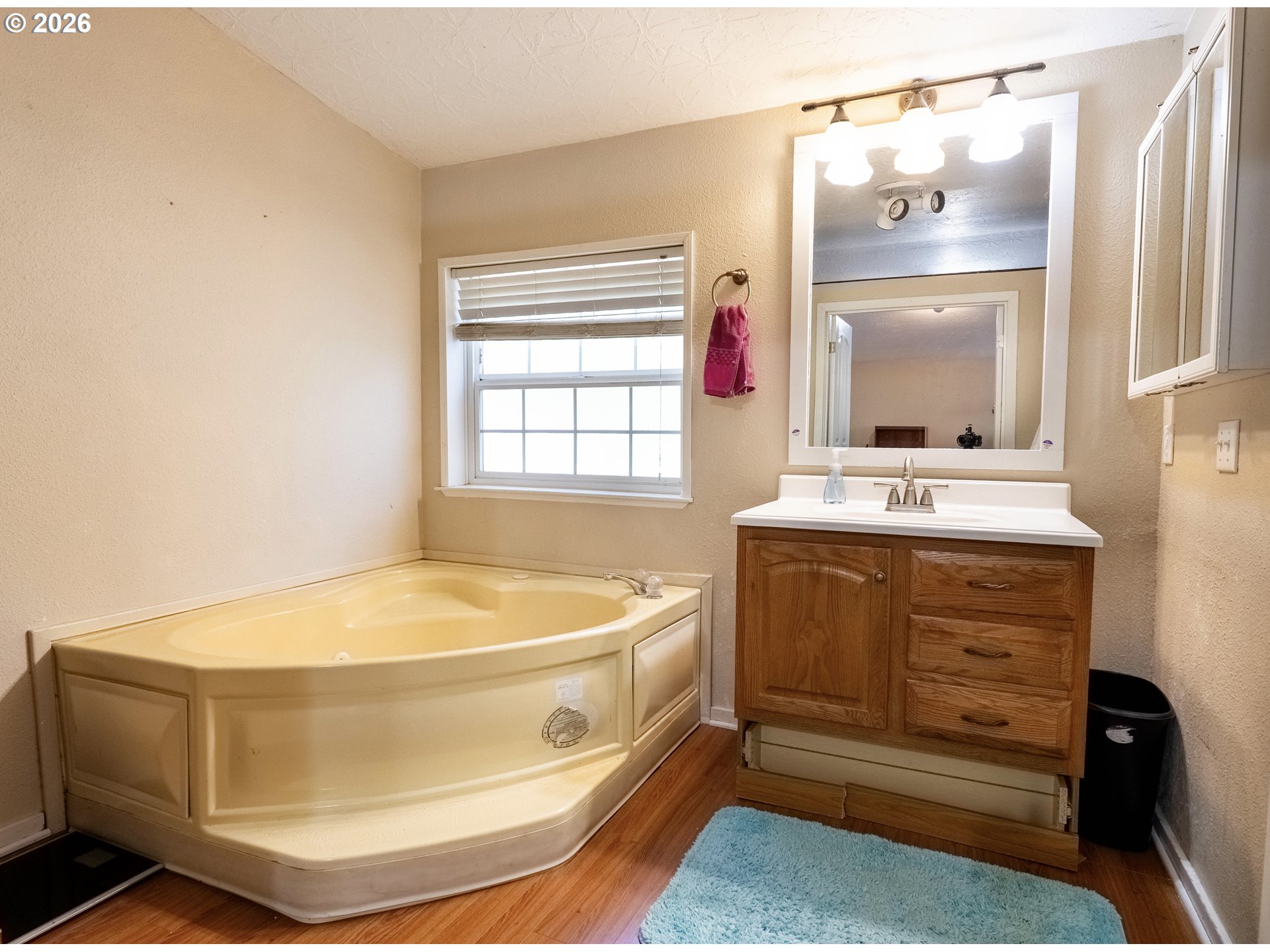 17720 Tupper Road Sandy, OR 97055 - Photo 10 of 21 En Suite Bathroom