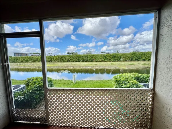 $2,400 | 44 Key W Court, Unit 44, Weston, FL 33326