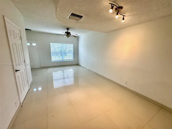 $2,400 | 44 Key W Court, Unit 44, Weston, FL 33326