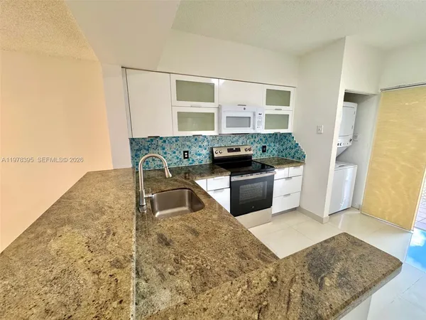$2,400 | 44 Key W Court, Unit 44, Weston, FL 33326