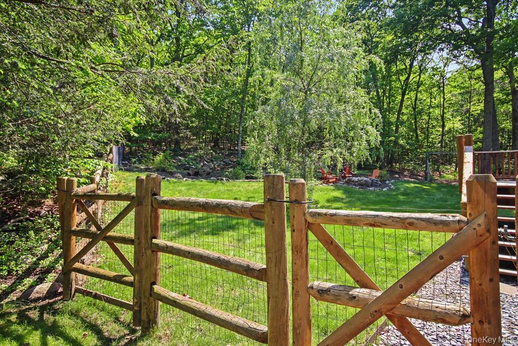 33 Cimarron Road Putnam Valley, NY 10579 - Photo 32 of 49