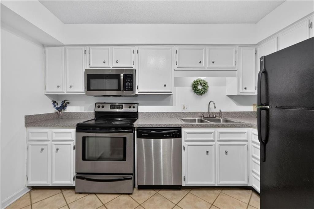 3608 Gillham Road, Unit 26 Kansas City, MO 64111 - Photo 31 of 45