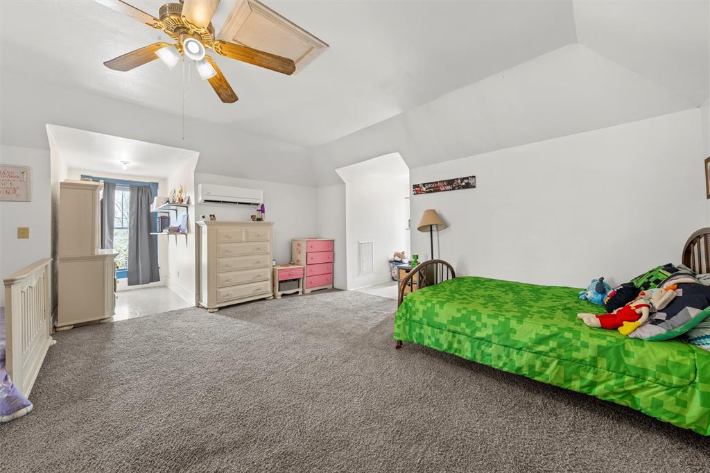 722 South Harrison Street West, TX 76691 - Photo 24 of 34