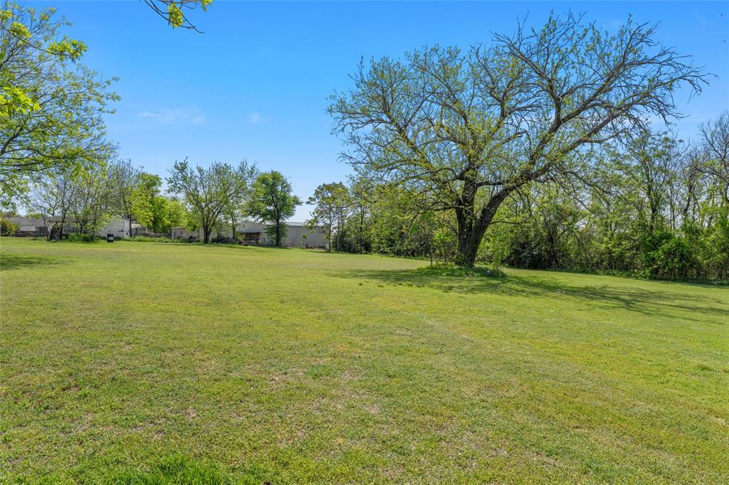 722 South Harrison Street West, TX 76691 - Photo 29 of 34