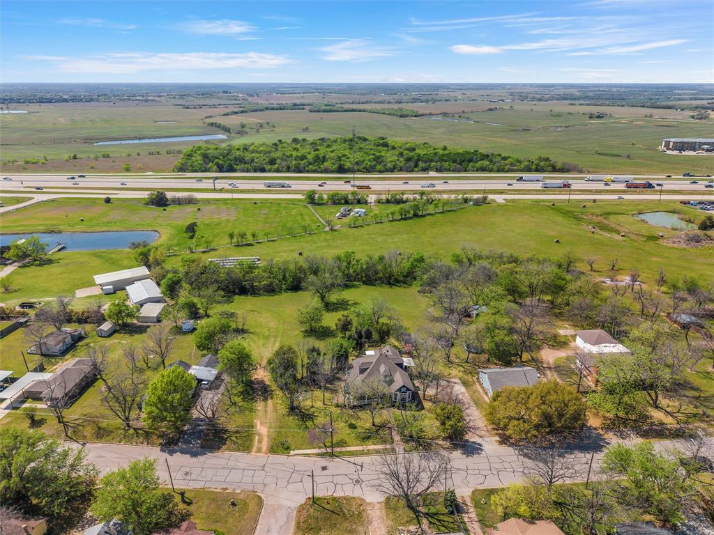 722 South Harrison Street West, TX 76691 - Photo 31 of 34
