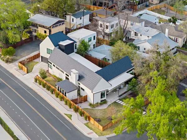 $2,395,000 | 2116 Kenwood Avenue, Austin, TX 78704