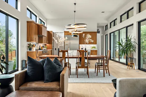 $2,395,000 | 2116 Kenwood Avenue, Austin, TX 78704