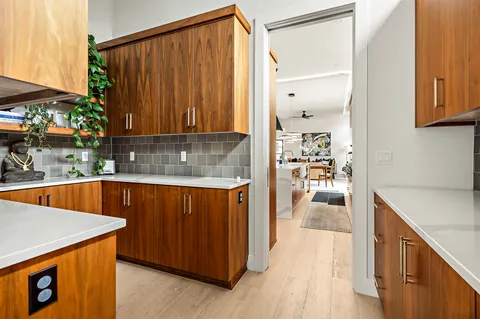 $2,395,000 | 2116 Kenwood Avenue, Austin, TX 78704