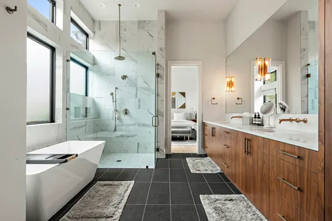 $2,395,000 | 2116 Kenwood Avenue, Austin, TX 78704