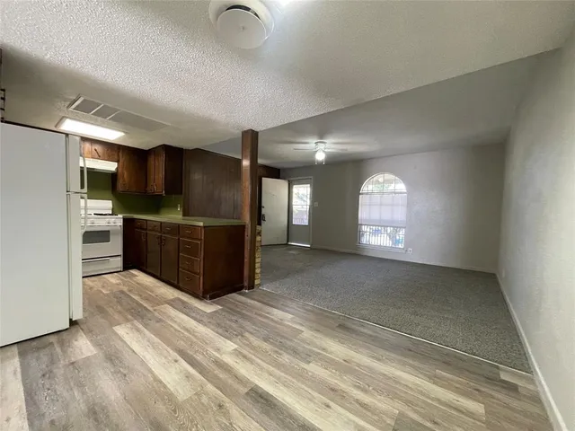 $2,500,000 | 106 East Josephine Street, Weatherford, TX 76086