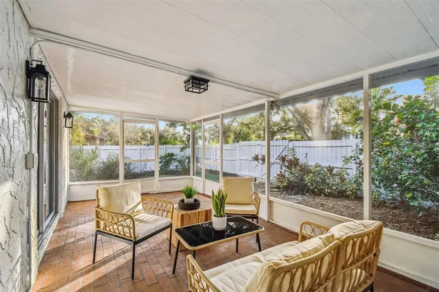 $974,999 | 3320 West Villa Rosa Street, Tampa, FL 33611