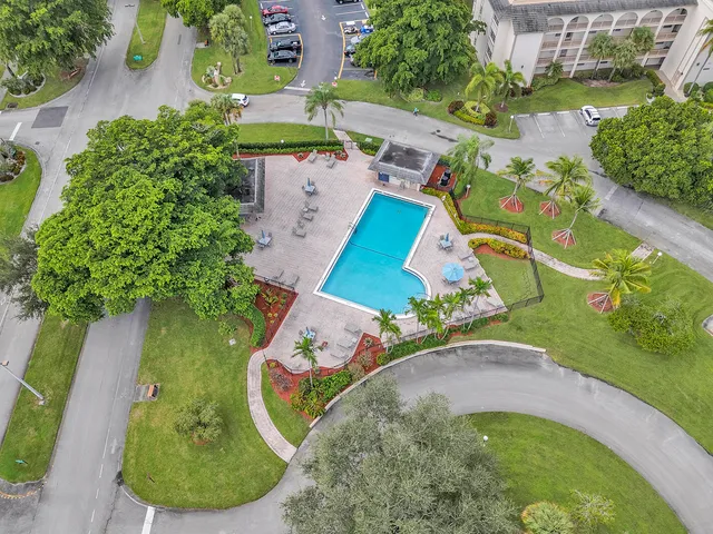 $184,900 | 1605 Abaco Drive, Unit J4, Coconut Creek, FL 33066