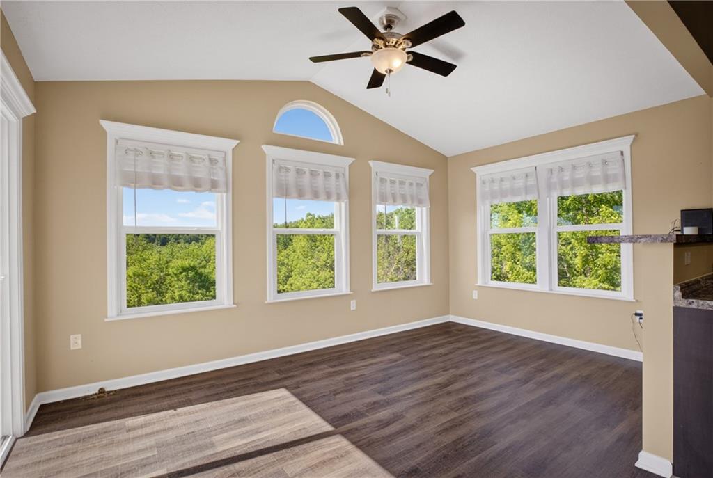 229 West Country Barn Road Houston, PA 15342 - Photo 15 of 50
