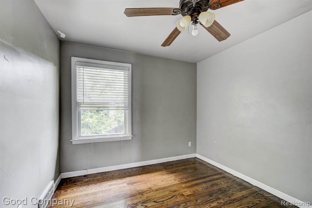 21797 Moross Road Detroit, MI 48236 - Photo 20 of 29