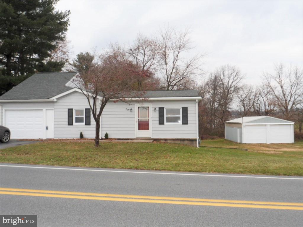 819 Maytown Road Elizabethtown, PA 17022 - Photo 1 of 32
