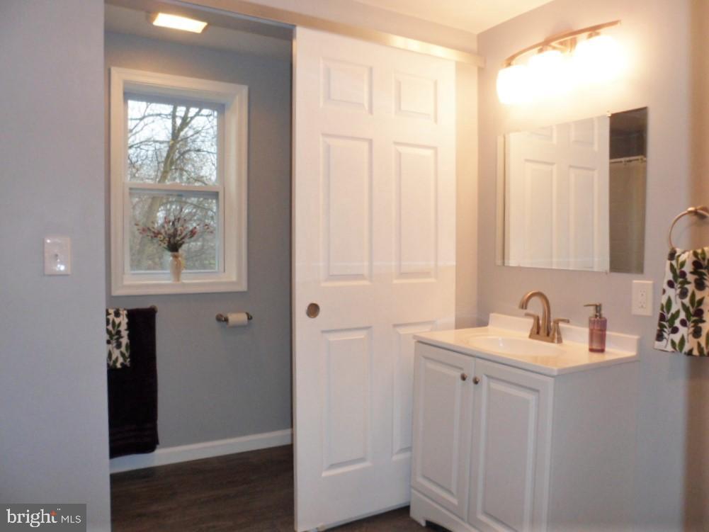 819 Maytown Road Elizabethtown, PA 17022 - Photo 14 of 32 Private shower/toilet