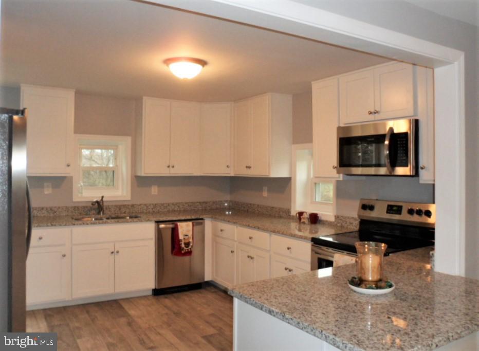 819 Maytown Road Elizabethtown, PA 17022 - Photo 8 of 32 Granite counters