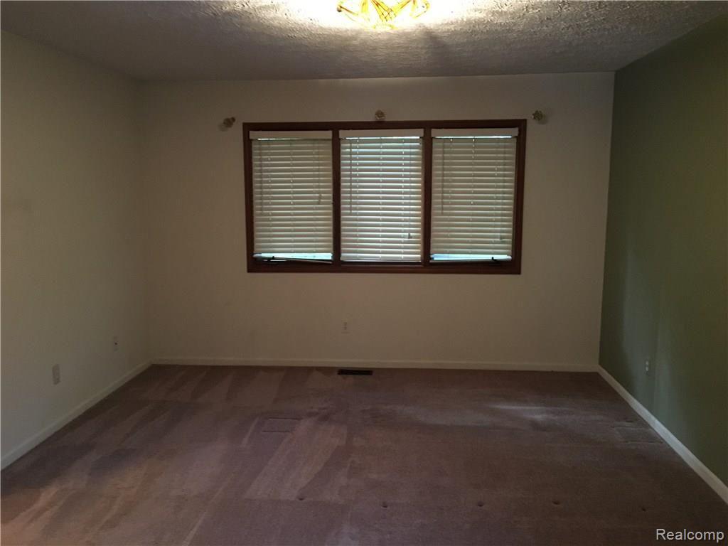 6613 Ridgeview Drive Clarkston, MI 48346 - Photo 21 of 34