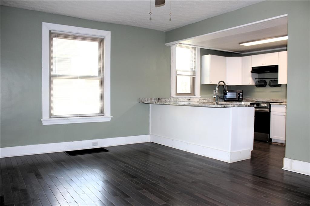 1089 Main Street Coraopolis, PA 15108 - Photo 4 of 14