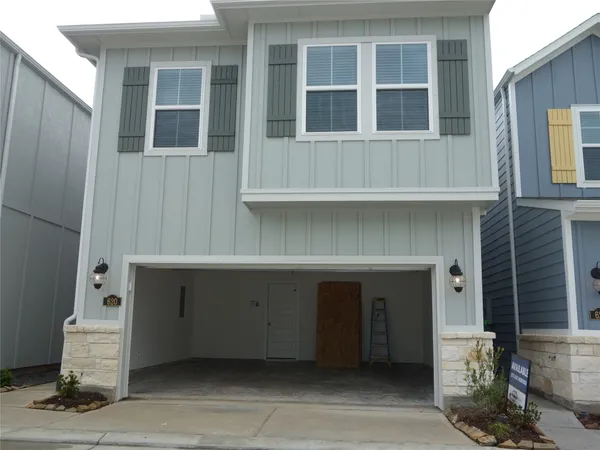 $2,400 | 620 Sand Dollar Drive, Kemah, TX 77565