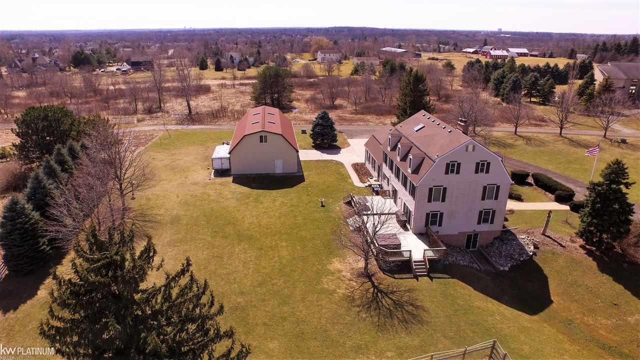 5775 Brewster Road Rochester, MI 48306 - Photo 46 of 53 31315527-45.JPG