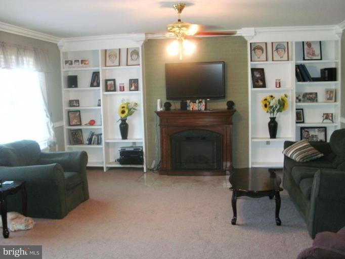 2640 Leslie Road Mount Airy, MD 21771 - Photo 13 of 16 Family Room