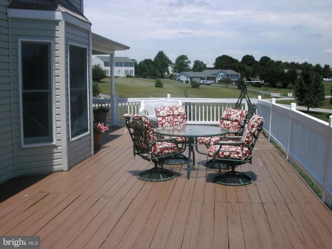 2640 Leslie Road Mount Airy, MD 21771 - Photo 10 of 16 Deck