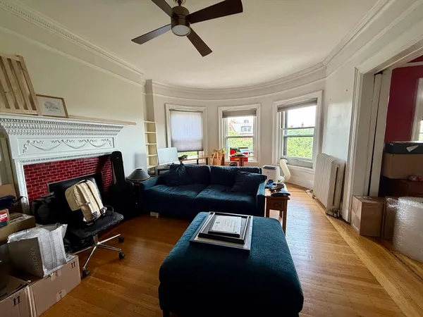 $3,400 | 186 Commonwealth Avenue, Unit 63, Boston, MA 02116