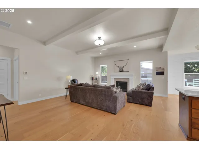 $575,000 | 1004 South 46th Street, Springfield, OR 97478