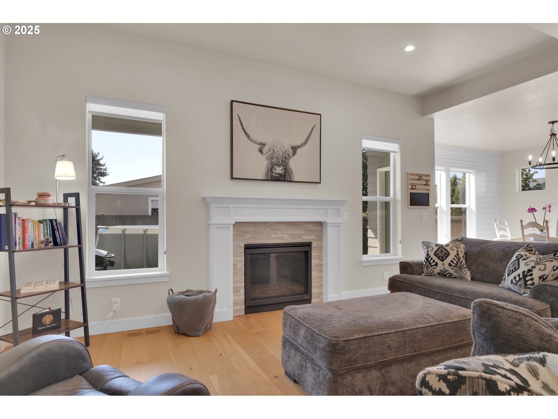 1004 South 46th Street Springfield, OR 97478 - Photo 6 of 34 a living room with furniture and a fireplace