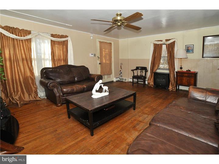 1219 Bruce Road Oreland, PA 19075 - Photo 4 of 22 Gallery Image 4