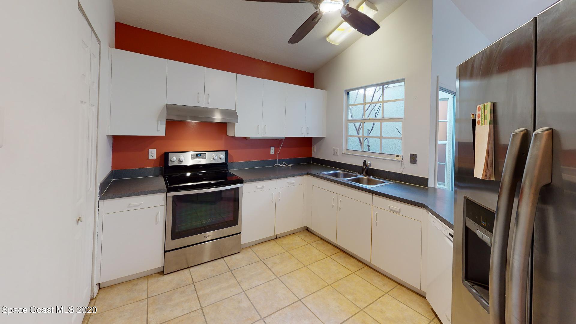 322 Myrtlewood Road Melbourne, FL 32940 - Photo 18 of 40 322-Myrtlewood-Rd-Kitchen