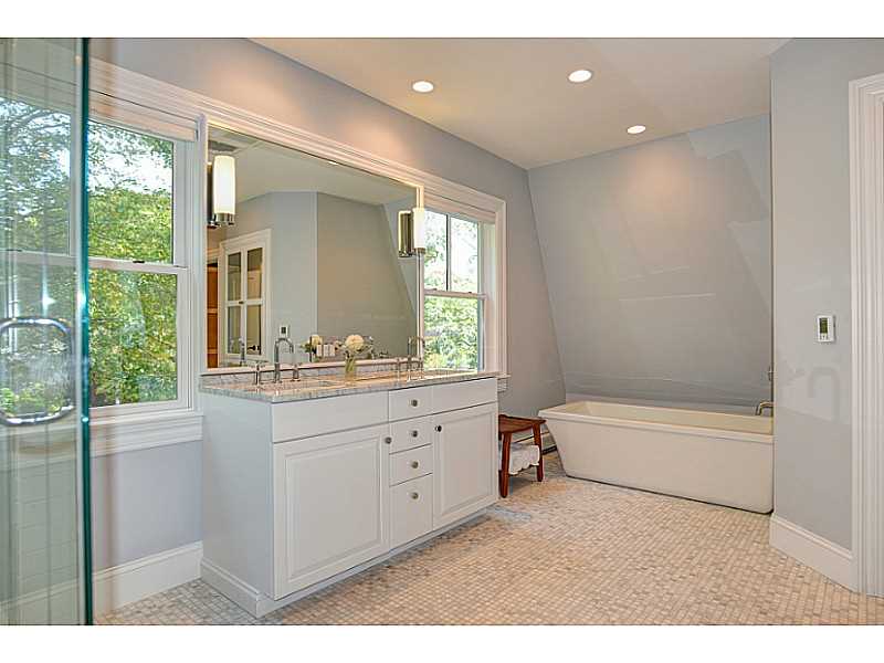 50 Alfred Drowne Road Barrington, RI 02806 - Photo 17 of 23 Master Bath/Spa.