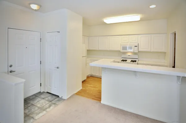 $2,750 | 10840 Scripps Ranch Boulevard, Unit 206, San Diego, CA 92131