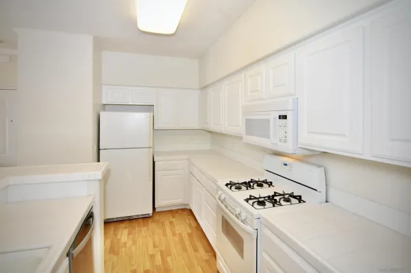 $2,750 | 10840 Scripps Ranch Boulevard, Unit 206, San Diego, CA 92131